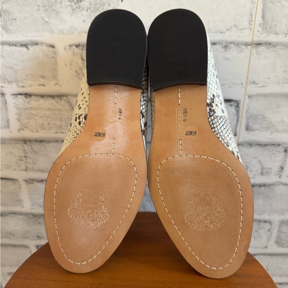 NWOT Vince Camuto Jeydeya snakeskin round toe loafer slip on shoes 6.5 - Picture 6 of 6